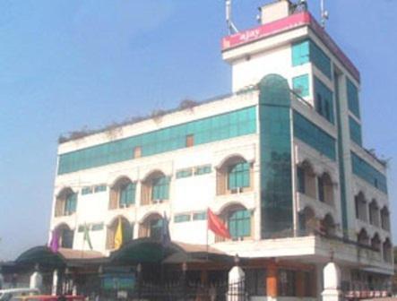 Hotel Ajay International Allāhābād Junction Екстериор снимка